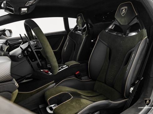 Used 2024 Lamborghini Huracan Sterrato image 35