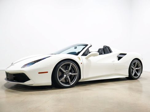 Used 2017 Ferrari 488 Spider RWD image 27
