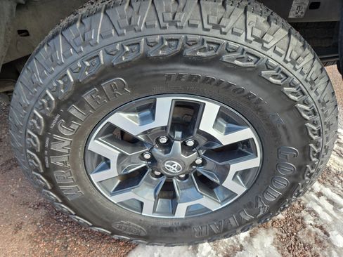 Certified 2023 Toyota Tacoma TRD Off-Road image 11