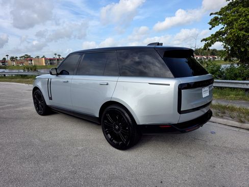 Certified 2023 Land Rover Range Rover Long Wheelbase SE AWD/4WD image 2
