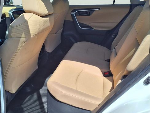 Certified 2021 Toyota RAV4 LE AWD/4WD image 11