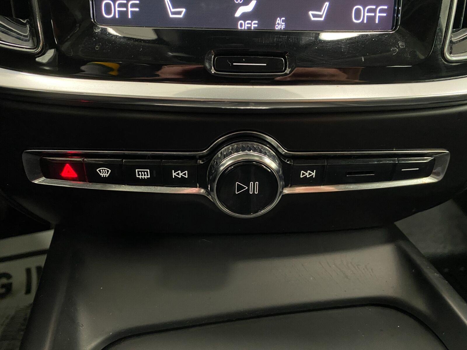 Used 2020 Volvo S60 T6 Momentum AWD/4WD image 23