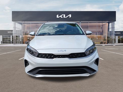 Certified 2024 Kia Forte LXS FWD image 7