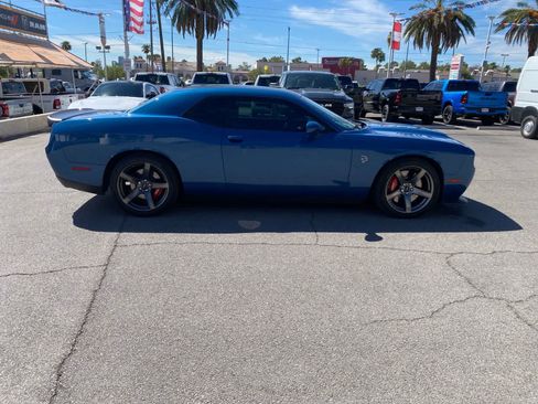Used 2022 Dodge Challenger SRT Hellcat w/ Plus Package RWD image 4