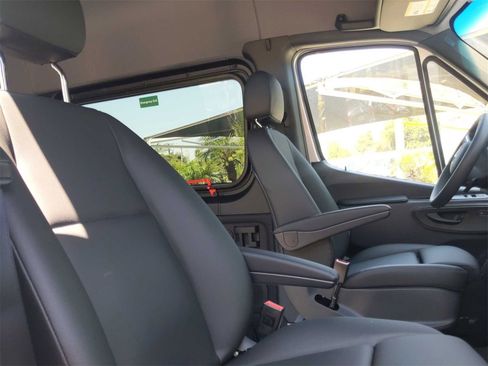 New 2024 Mercedes-Benz Sprinter 2500 image 9