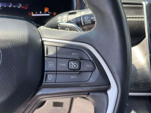 Used 2023 Jeep Grand Cherokee Limited AWD/4WD image 22