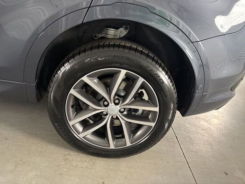 New 2025 Land Rover Discovery Sport S image 13