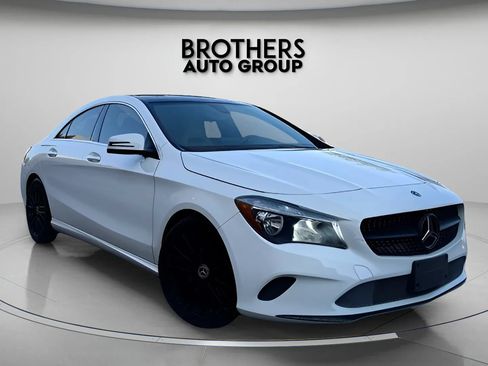 Used 2017 Mercedes-Benz CLA 250 image 2