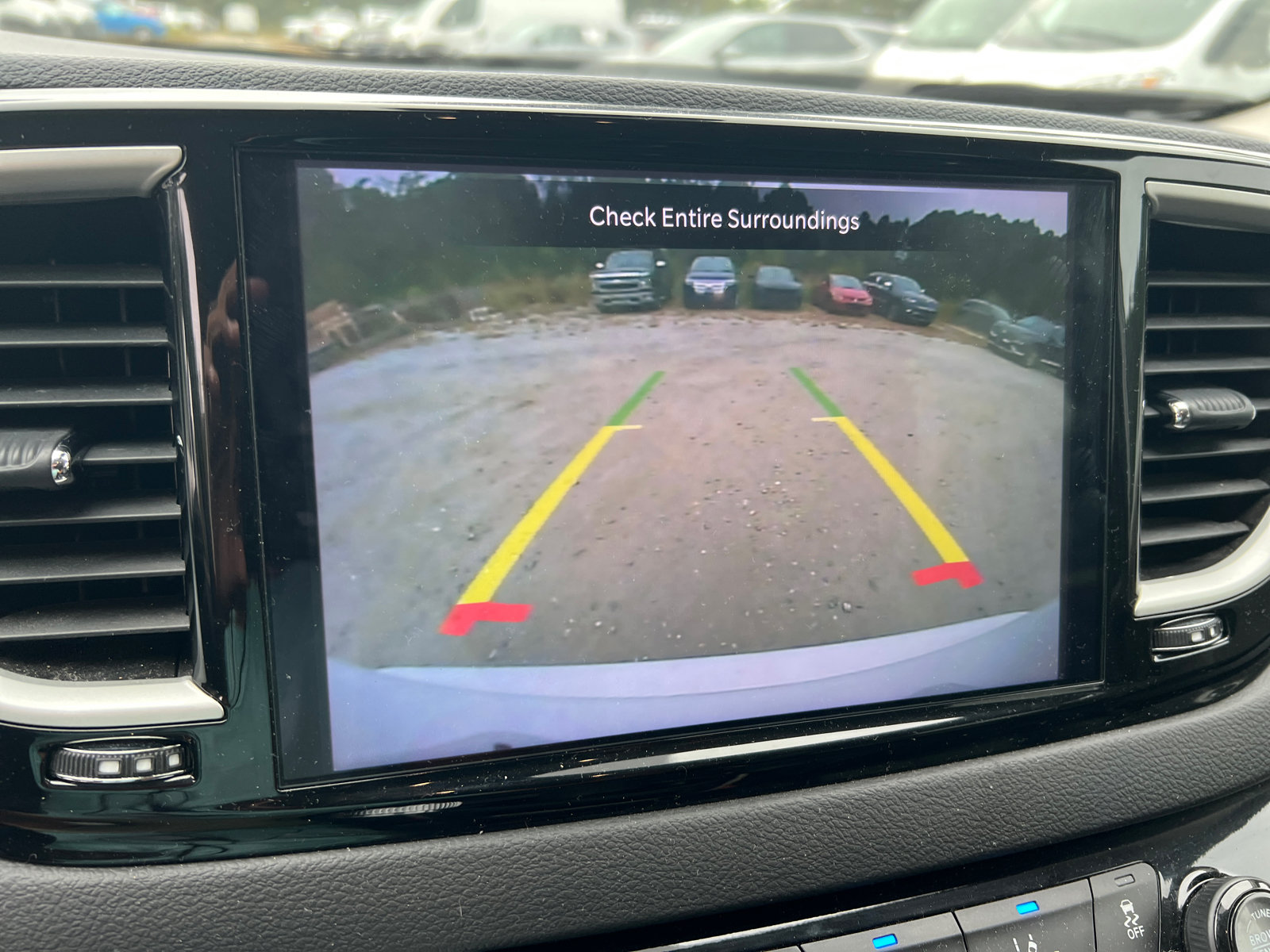 Used 2024 Chrysler Pacifica Touring-L FWD image 28
