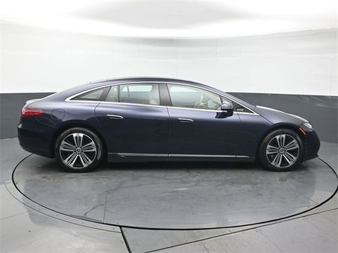 Used 2022 Mercedes-Benz EQS 580 4MATIC Sedan image 6