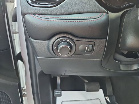 Used 2023 Dodge Durango GT RWD image 31