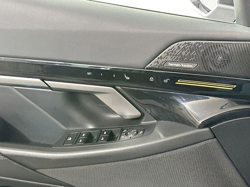 Used 2025 BMW 530i image 15