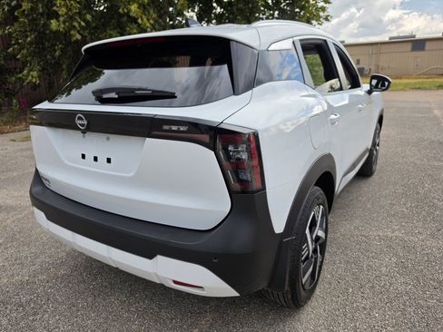 Used 2026 Nissan Kicks SV FWD image 7