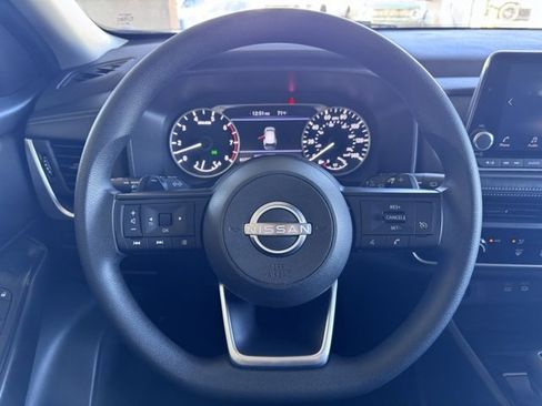 Used 2024 Nissan Rogue S image 15