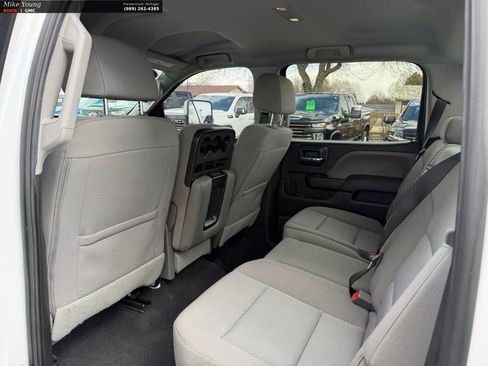 Used 2018 Chevrolet Silverado 1500 Custom w/ Custom Value Package image 11