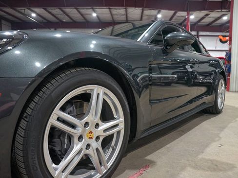 Used 2017 Porsche Panamera 4 image 28