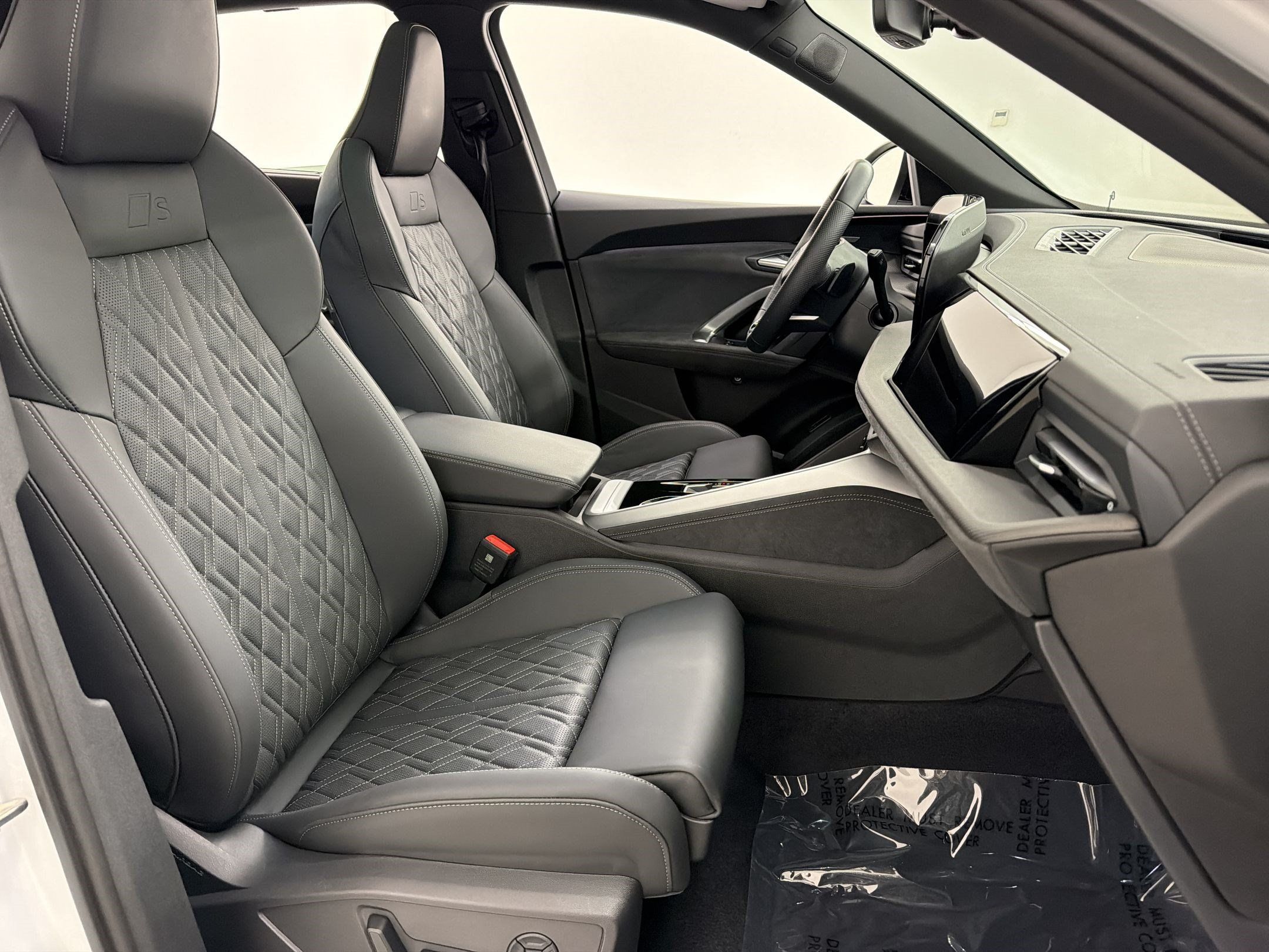 Used 2025 Audi SQ5 Premium Plus AWD/4WD image 24