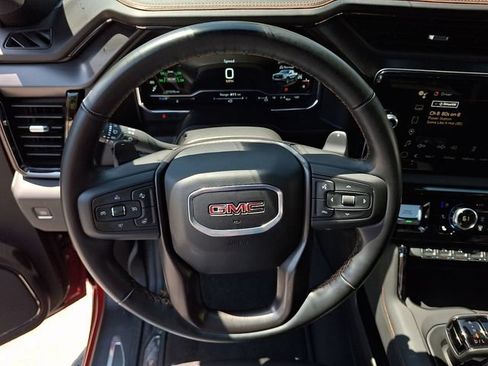 Used 2025 GMC Sierra 1500 AT4 w/ AT4 Premium Package AWD/4WD image 19