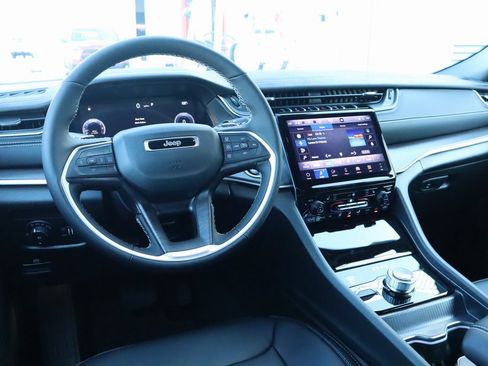 New 2025 Jeep Grand Cherokee Limited w/ Black Appearance Package image 2