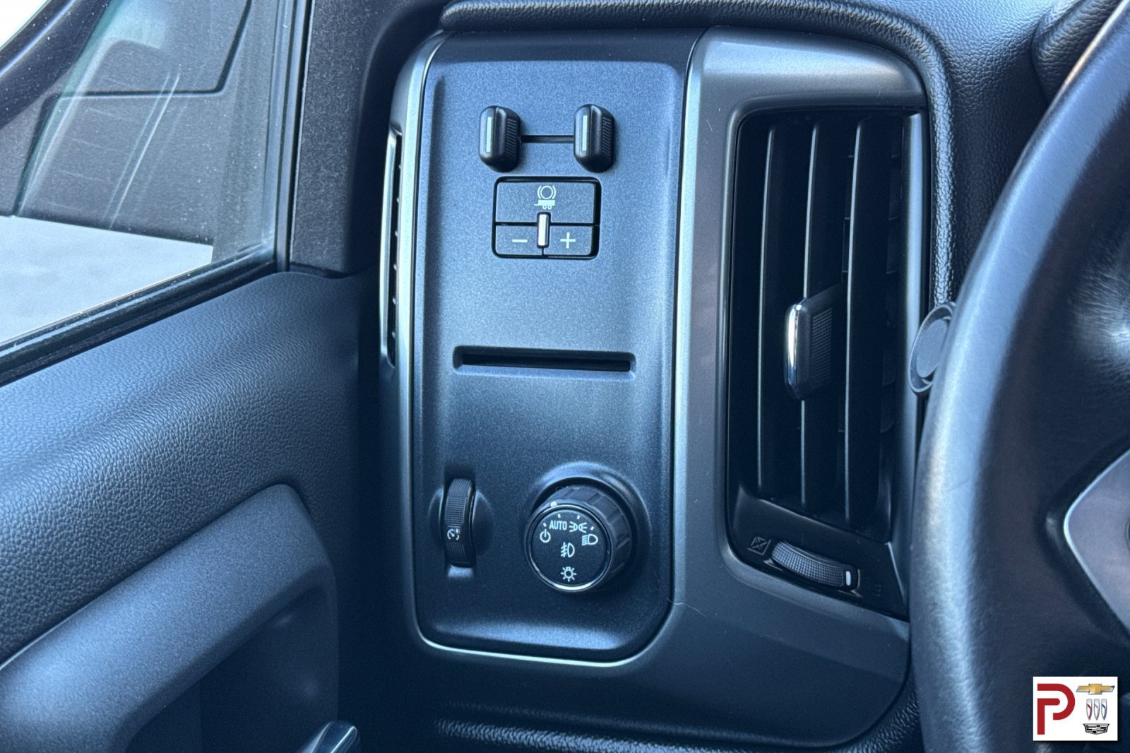 Used 2018 Chevrolet Silverado 1500 LT w/ All Star Edition RWD image 30