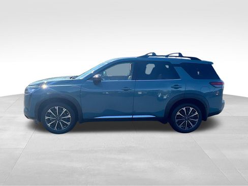 New 2026 Nissan Pathfinder Platinum image 4