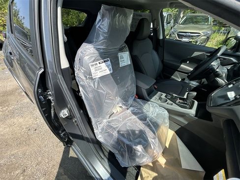 New 2025 Subaru Crosstrek 2.5i Limited w/ Crosstrek Mirror Package image 14