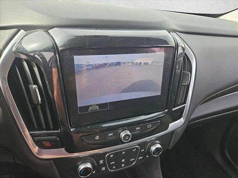 Used 2020 Chevrolet Traverse LT w/ Driver Confidence II Package image 19