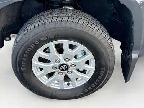 Used 2025 Toyota Tacoma SR5 AWD/4WD image 31