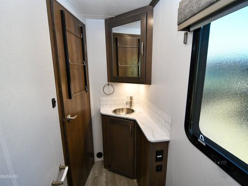 Used 2024 RAM 5500 SLT w/ Quick Order Package 2YG SLT image 10