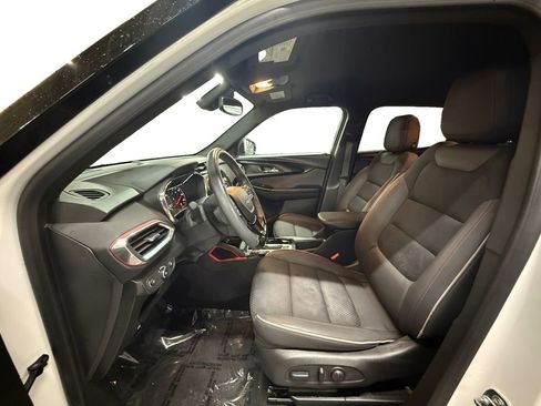 Used 2023 Chevrolet TrailBlazer RS w/ Convenience Package AWD/4WD image 9