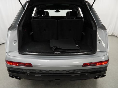 Used 2021 Audi SQ7 Prestige image 45