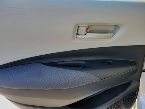 Used 2025 Toyota Corolla LE image 8