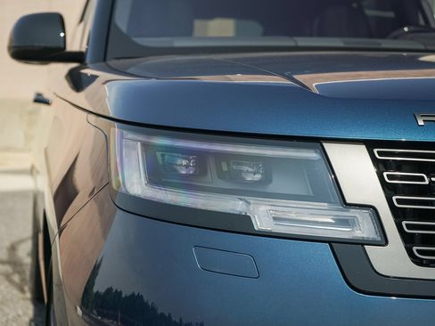 Used 2023 Land Rover Range Rover SE AWD/4WD image 6