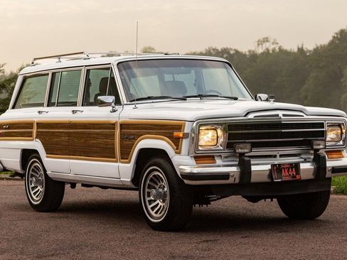 Used 1989 Jeep Grand Wagoneer AWD/4WD image 7
