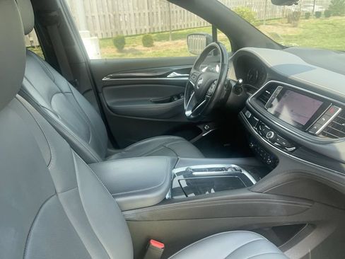 Used 2024 Buick Enclave Premium AWD/4WD image 43