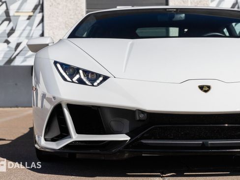 Used 2020 Lamborghini Huracan EVO image 4