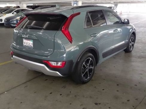 Certified 2023 Kia Niro EX FWD image 5