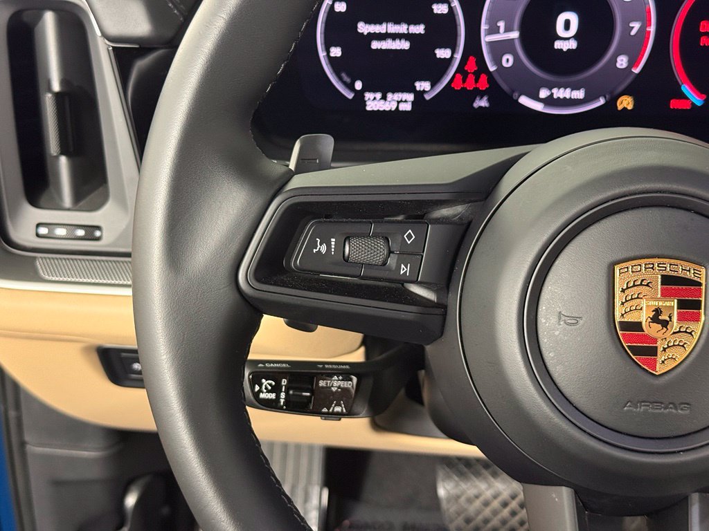 Certified 2024 Porsche Cayenne AWD/4WD image 21