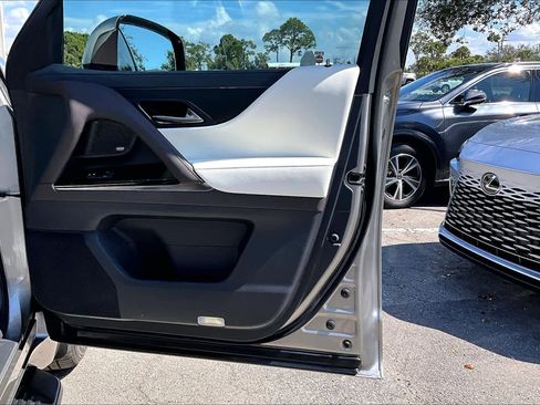 Used 2024 Lexus LX 600 4WD w/ Luxury Package image 27