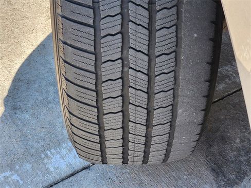 Used 2019 RAM 1500 Laramie image 11