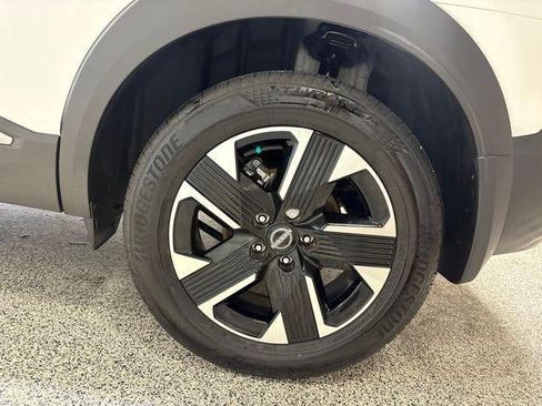 Used 2025 Nissan Kicks SV AWD/4WD image 33