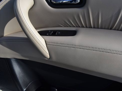 Used 2023 Nissan Armada Platinum w/ Captain's Chairs Package image 16