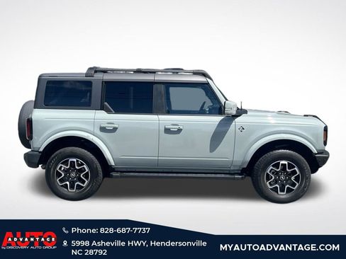 Used 2022 Ford Bronco Outer Banks AWD/4WD image 2