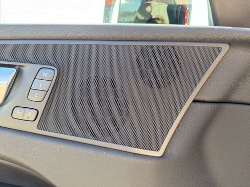 Certified 2025 Volvo XC60 B5 Core w/ Protection Package Premier image 15