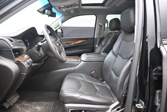 Used 2017 Cadillac Escalade Luxury AWD/4WD image 13