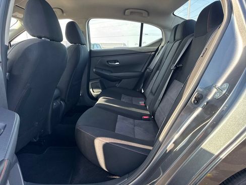 Used 2025 Nissan Sentra SR FWD image 14