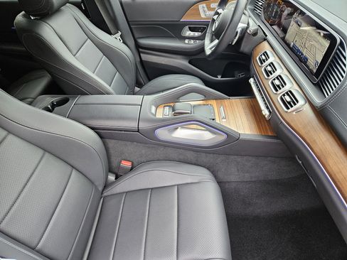 Certified 2025 Mercedes-Benz GLS 450 GLS 450 image 13