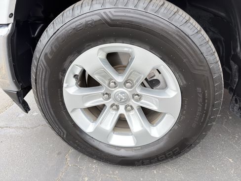 Used 2024 RAM 1500 Laramie AWD/4WD image 40