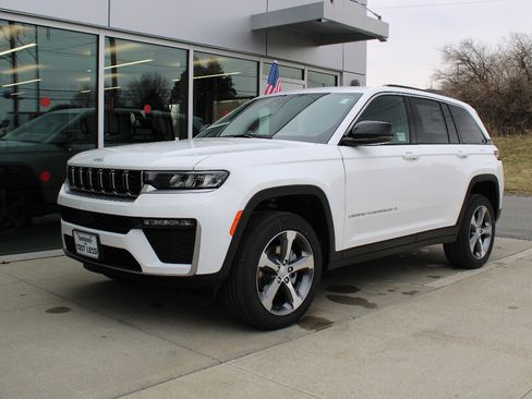 New 2026 Jeep Grand Cherokee Limited AWD/4WD image 3