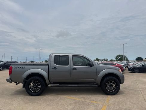 Certified 2020 Nissan Frontier SV w/ Midnight Edition Floor Mats RWD image 25